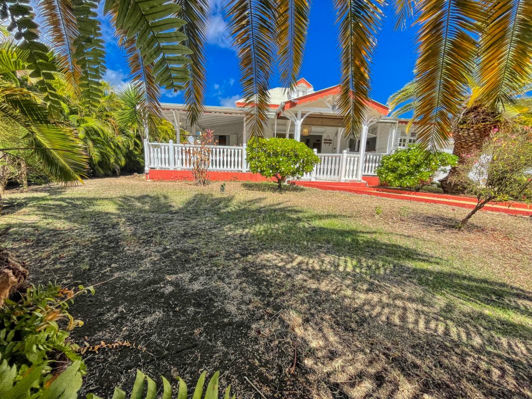 Location villa 4 chambres 11 personnes avec piscine à St François en Guadeloupe - entree